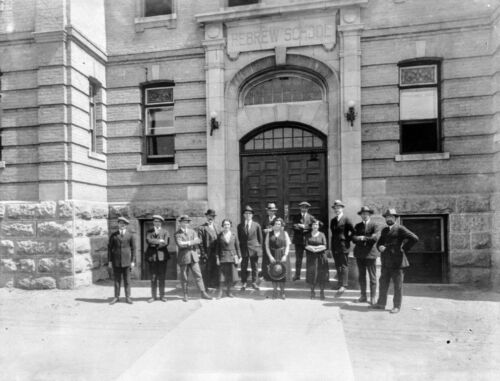 Biela - Teachers and students in front of Talmud Torah on Flora and Charles, c. 1924 N31686