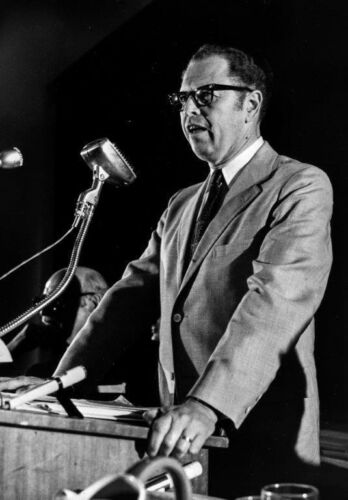 Rabbi Arthur Chiel, guest speaker, Jewish Historical Society meeting, Rosh Pina Synagogue, 1970