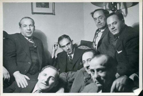 Dr. B.A. Victor, far right Leybl Basman, Winnipeg, early 1940s