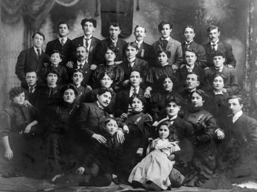 Jewish Dramatic Society, 1907, N31348(Berl Miller, bottom row, far right)