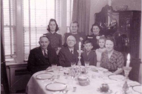 Kanee Family Seder 1941