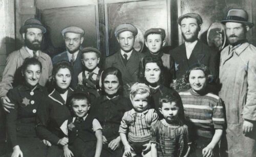 Weizman Family in the Łódź Ghetto 1942